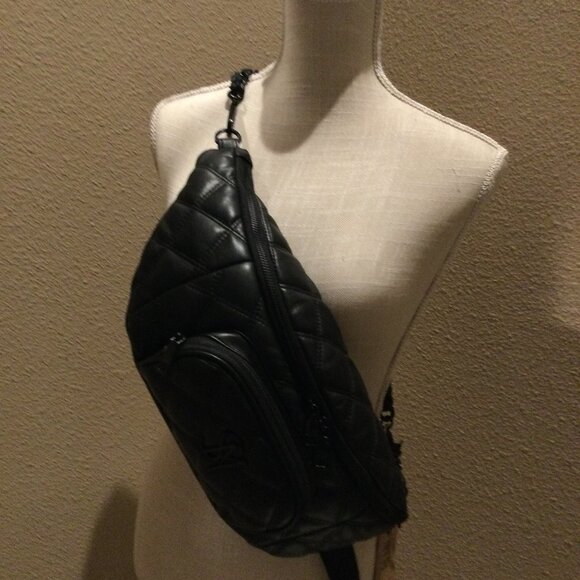 NWT modern Steve Madden black oversized belt bag, sling purse - Picture 1 of 4